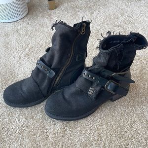 COPY - Dirty Laundry Black Boots
